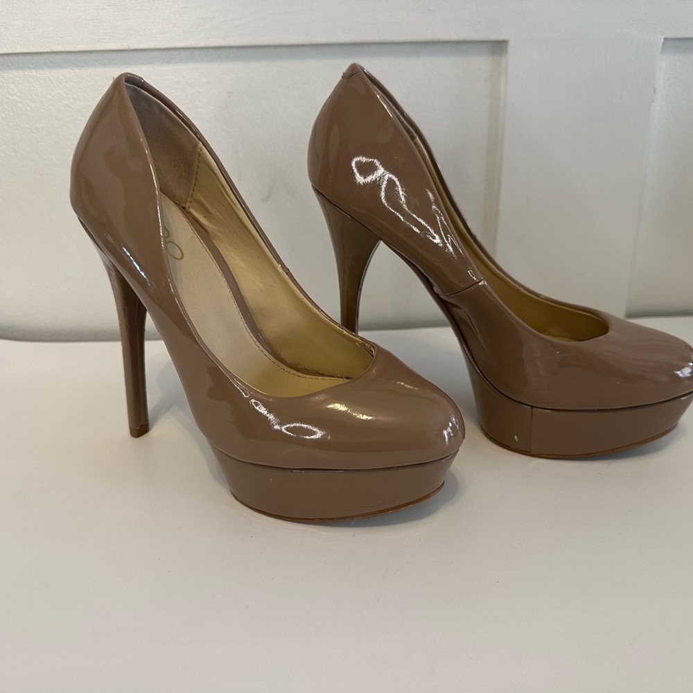 Aldo Nude platform heels size 6.5. No box